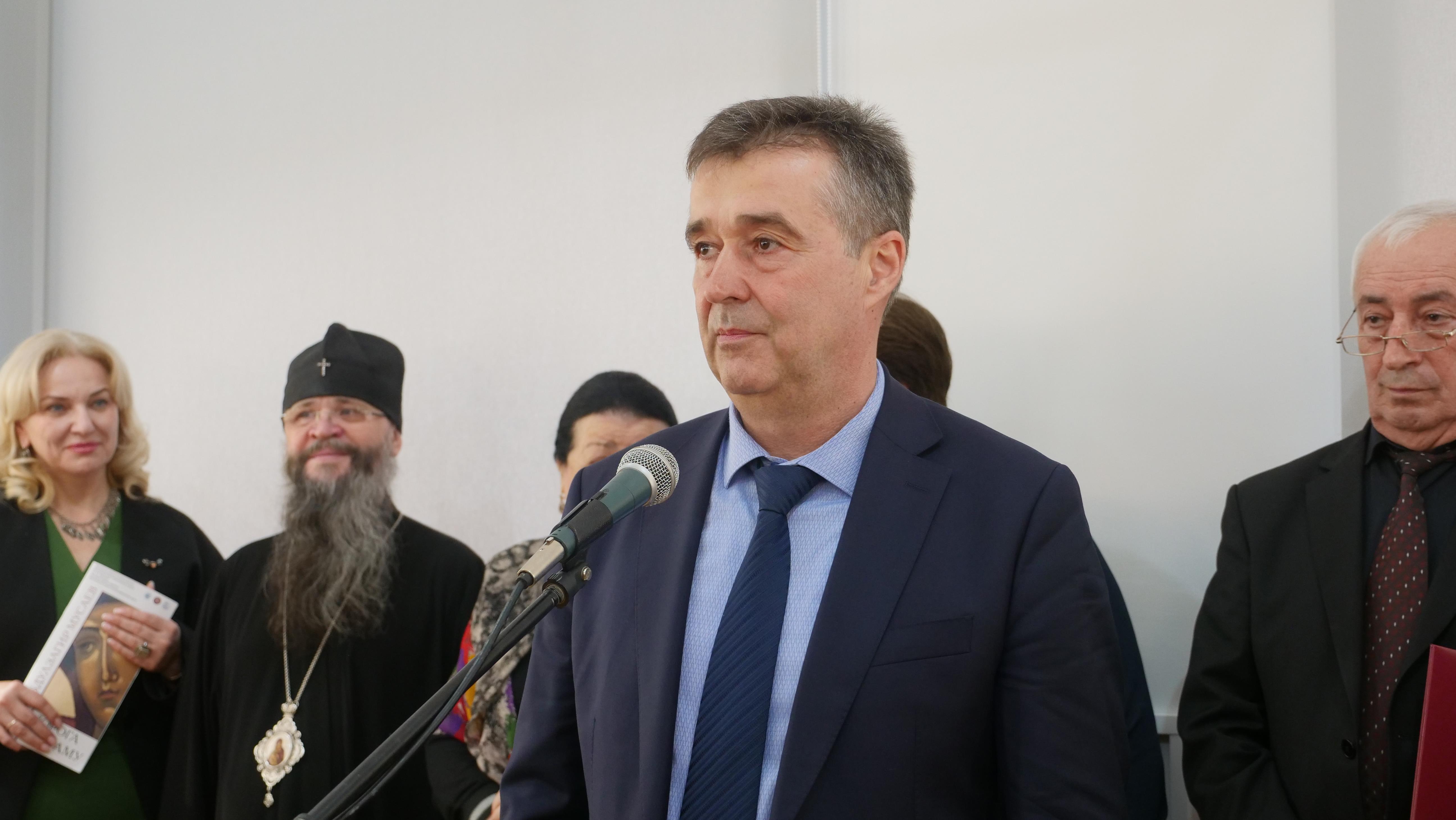 «Дорога к храму»: выставка Абдулзагира Мусаева открылась в Махачкале
